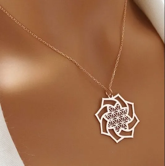 8 Kapılı Yaşam Necklace